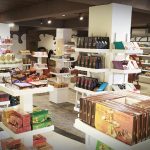 Rumah Coklat di Nusa Dua Bali Tawarkan Ribuan Oleh - Oleh Coklat lokal dan Impor